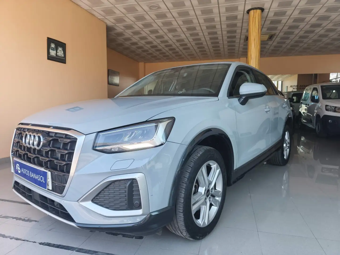 Audi Q2 30 TDI Advanced S tronic 85kW Gris - 2