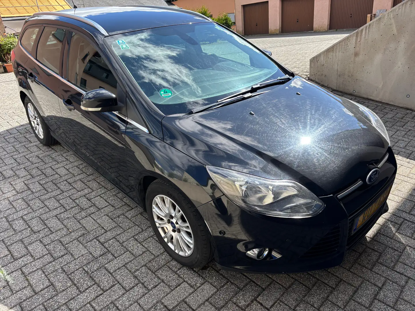 Ford Focus Focus Turnier 2.0 TDCi DPF Titanium Noir - 1