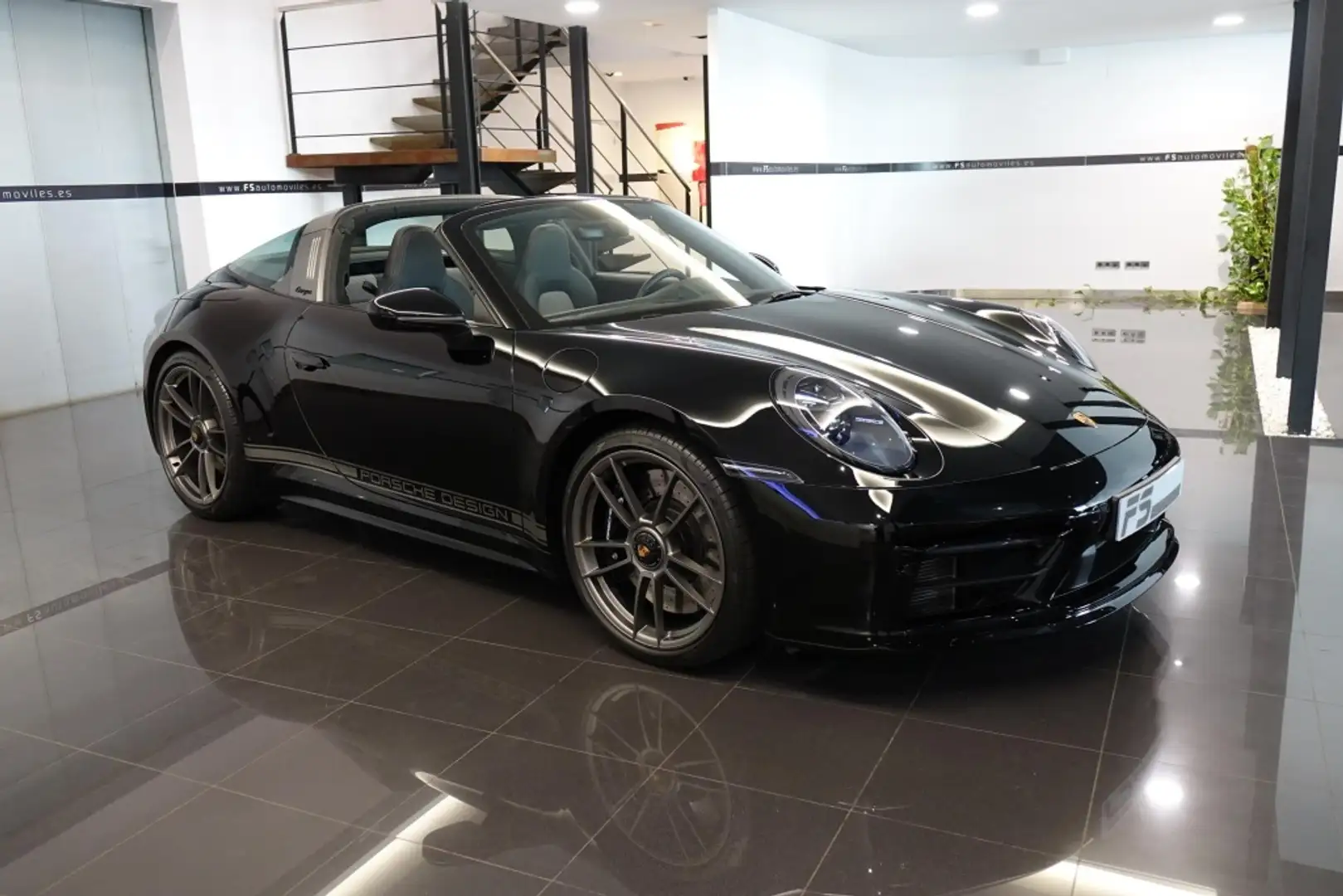 Porsche 992 Targa 4 Edition 50 years Design Negro - 1
