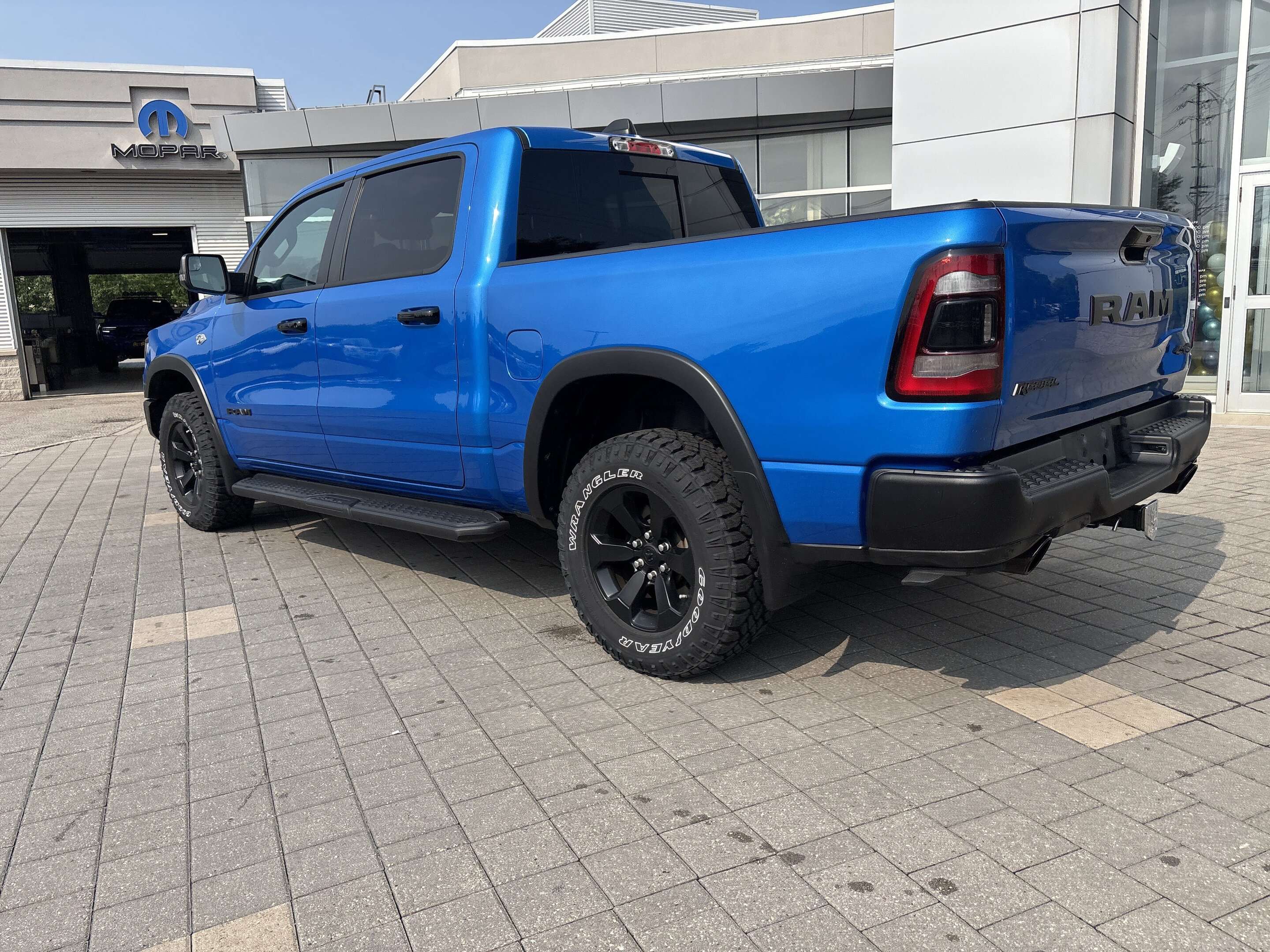 2023 RAM 1500 One Owner Unit | Fresh Trade in | Serviced at Team — снимка 1