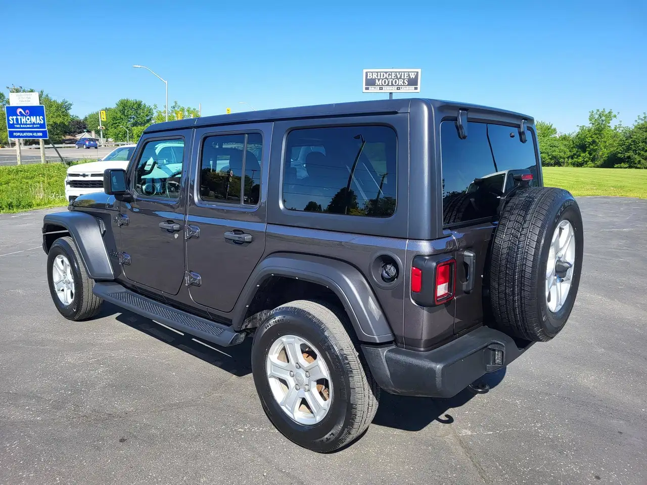 Jeep Wrangler снимка Jeep Wrangler