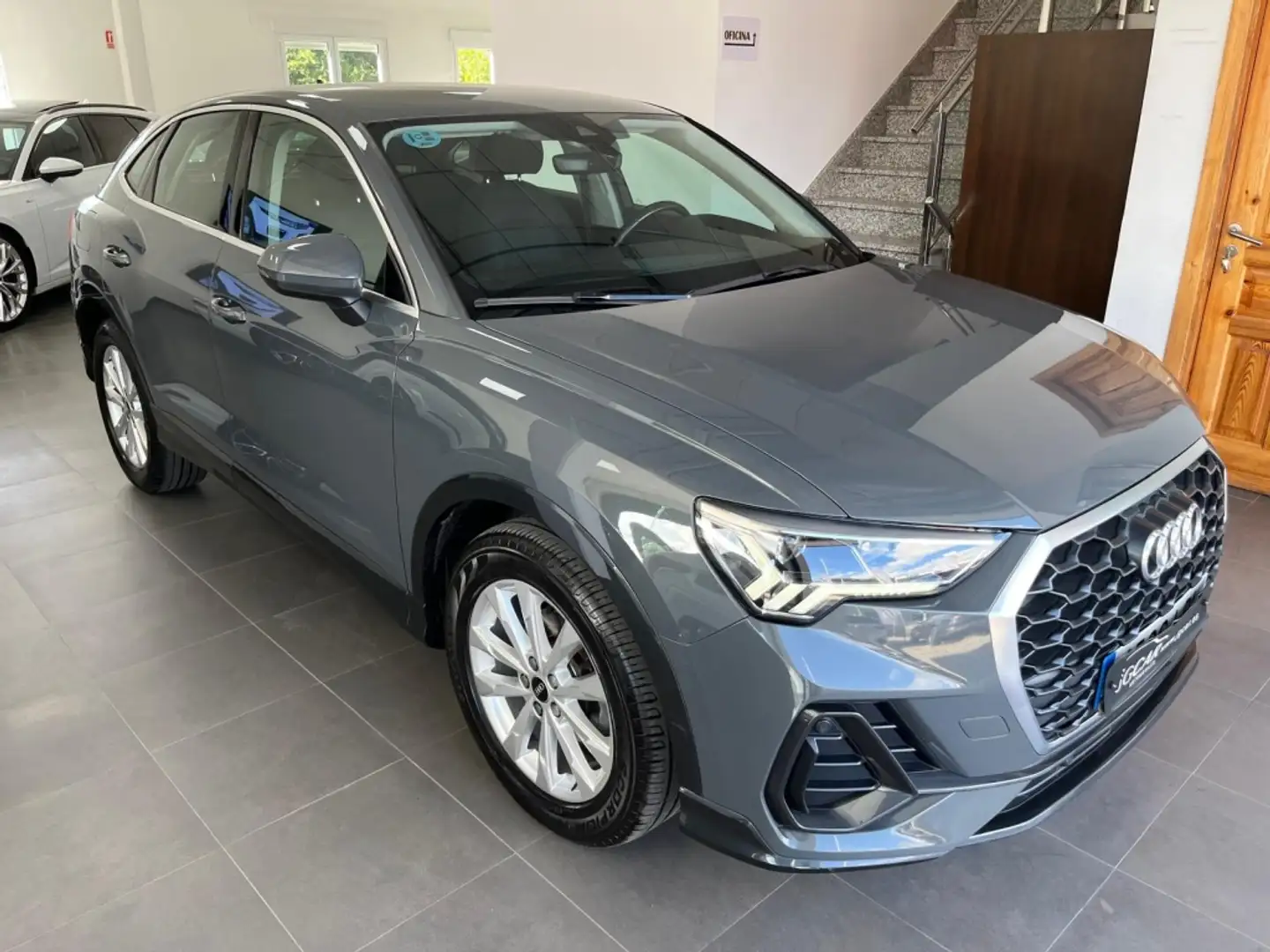 Audi Q3 Sportback 35 TDI S tronic Gris - 1