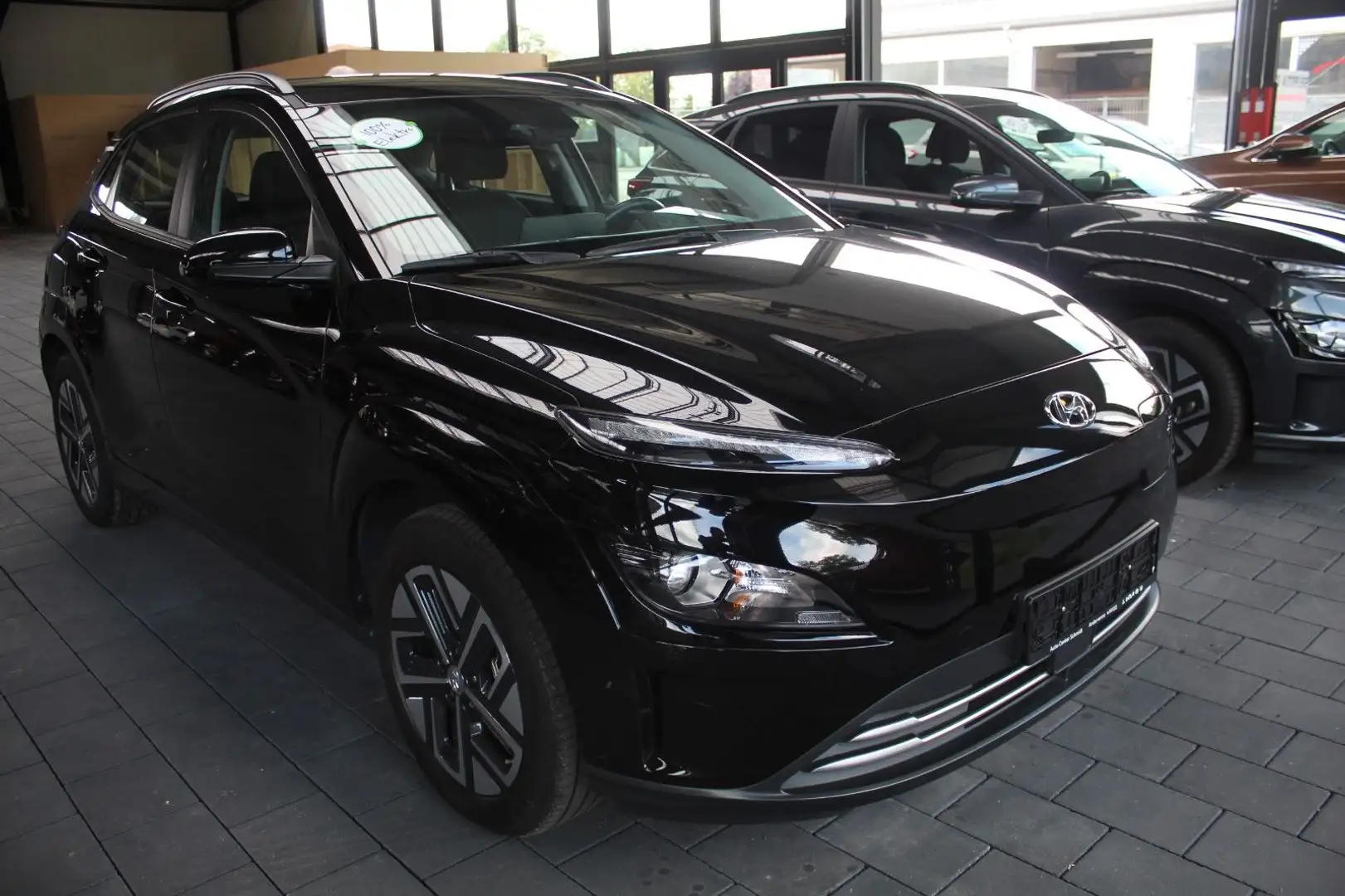 Hyundai Kona EV Select Zwart - 2