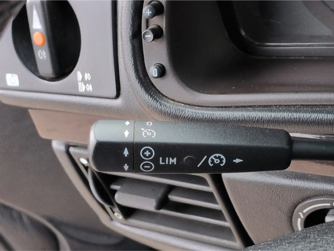 Mercedes-Benz G 300 TD lang Allrad*Autom Leder Schiebedach AHK, foto 11
