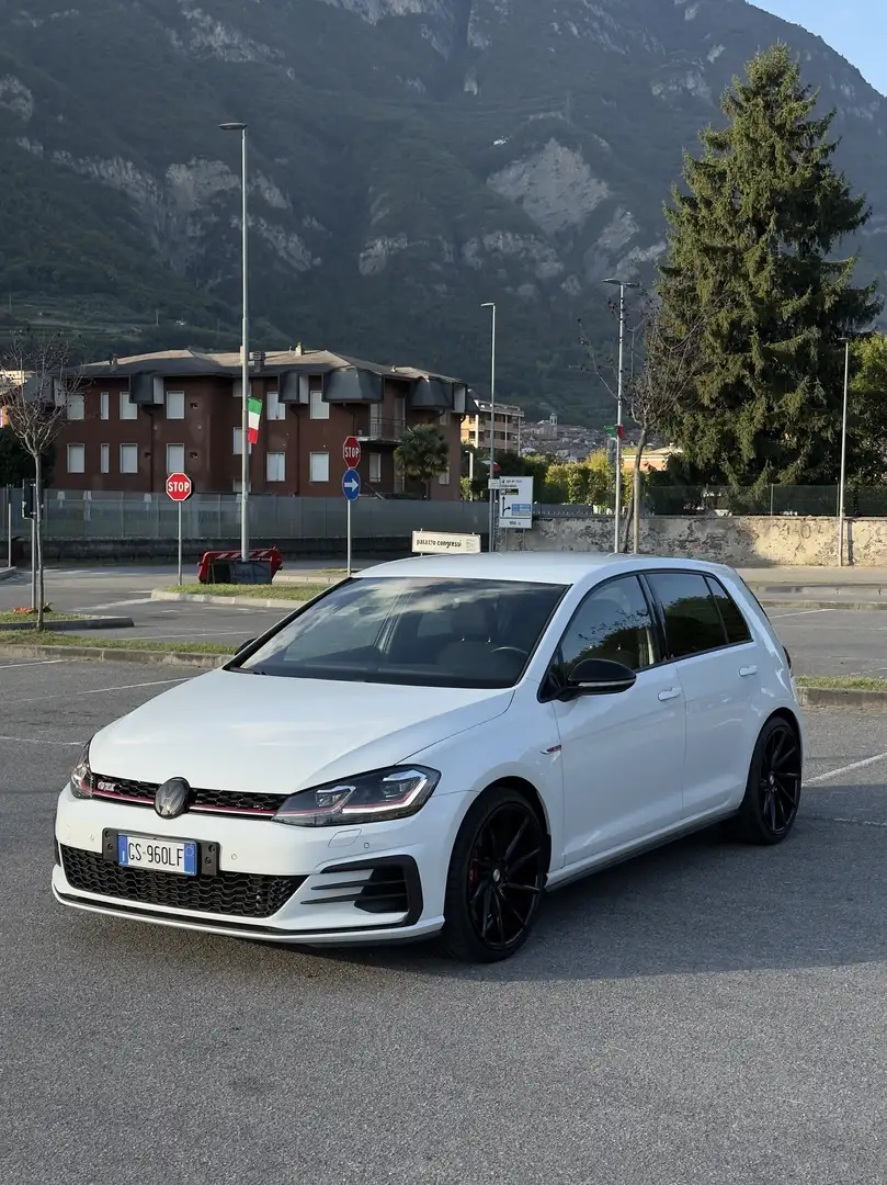 Volkswagen Golf GTI 2.0 TSI OPF DSG Performance Fehér - 2