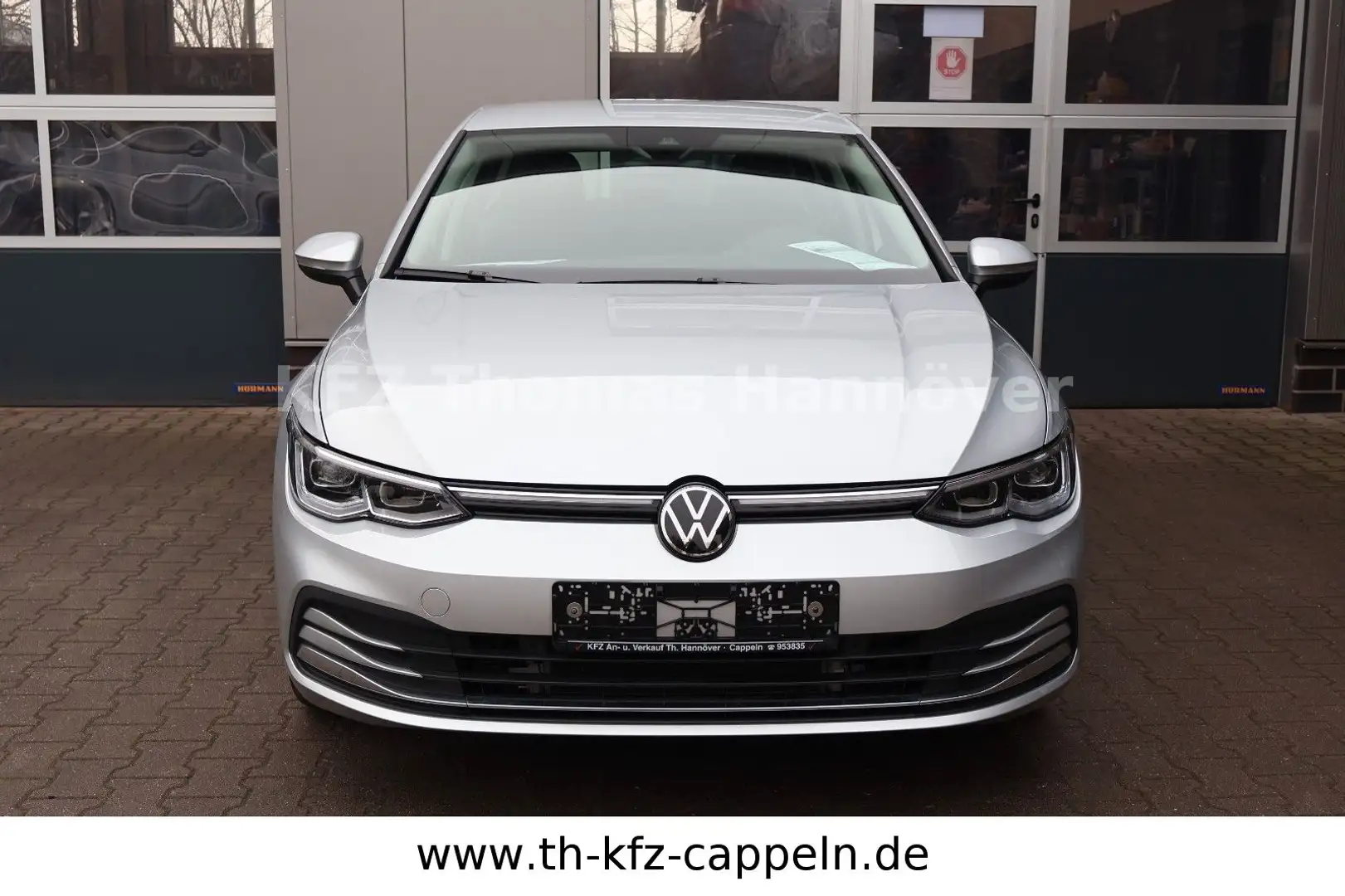 Volkswagen Golf VIII Lim. Style eTSI LED/DSG/Kamera/ACC Silber - 2