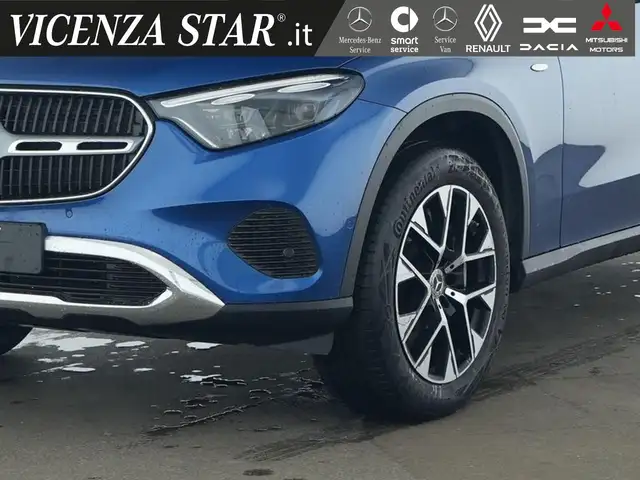 Mercedes-Benz GLC view 2