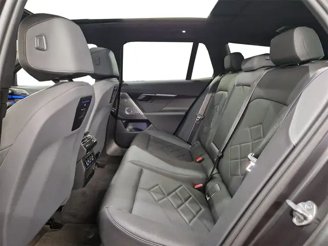 BMW i5 M60 xDrive Ansicht 18