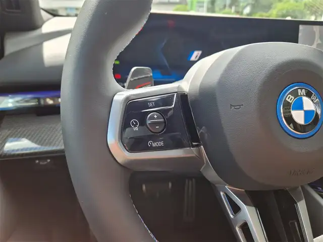 BMW i5 M60 xDrive Ansicht 9