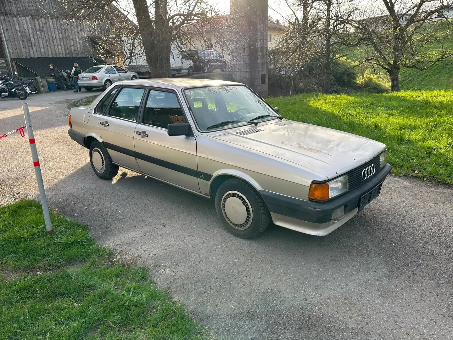 Audi 80 1,6 Szary - 2