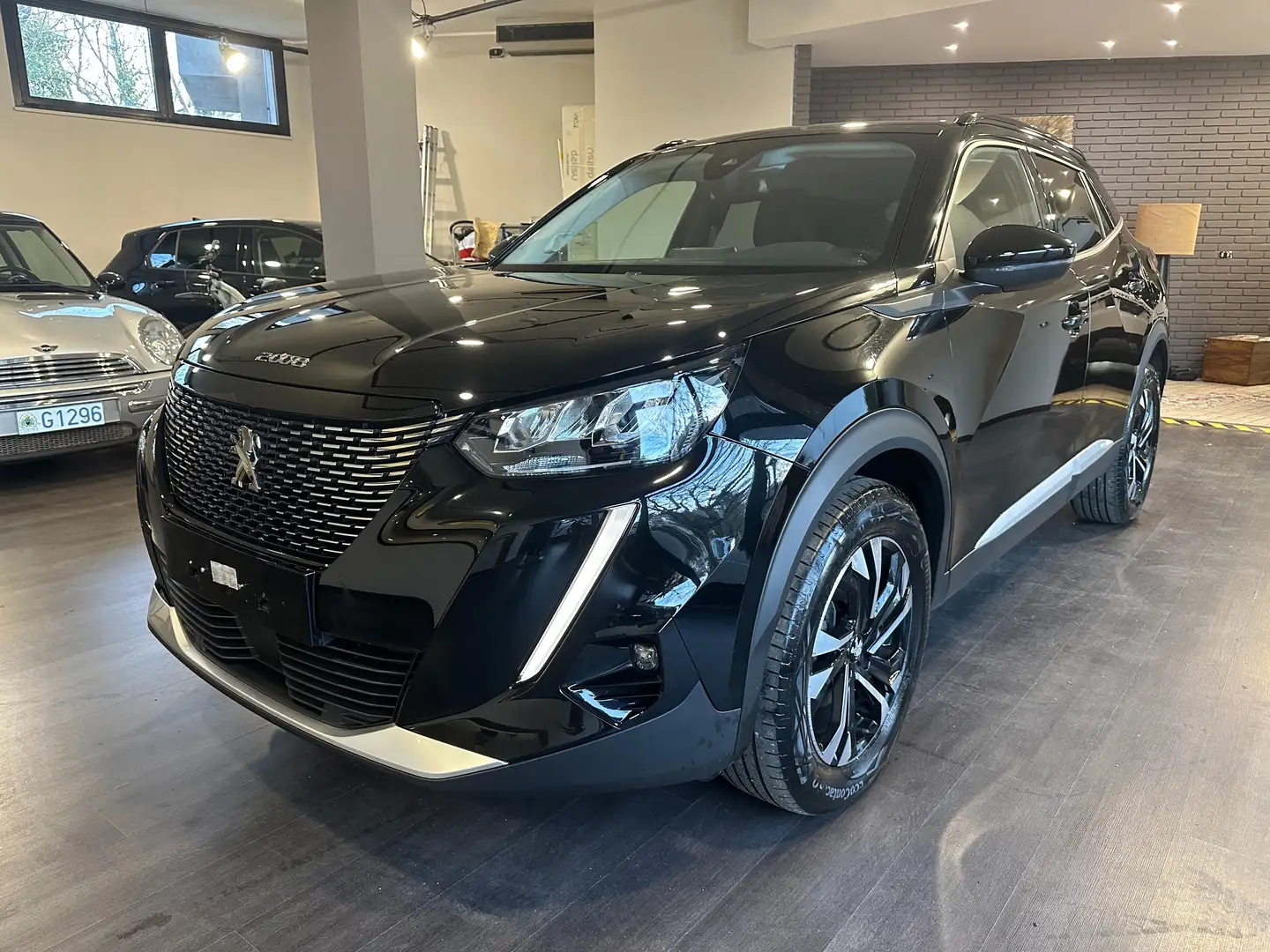 Peugeot 2008 1.2 puretech Allure Pack s Nero - 2