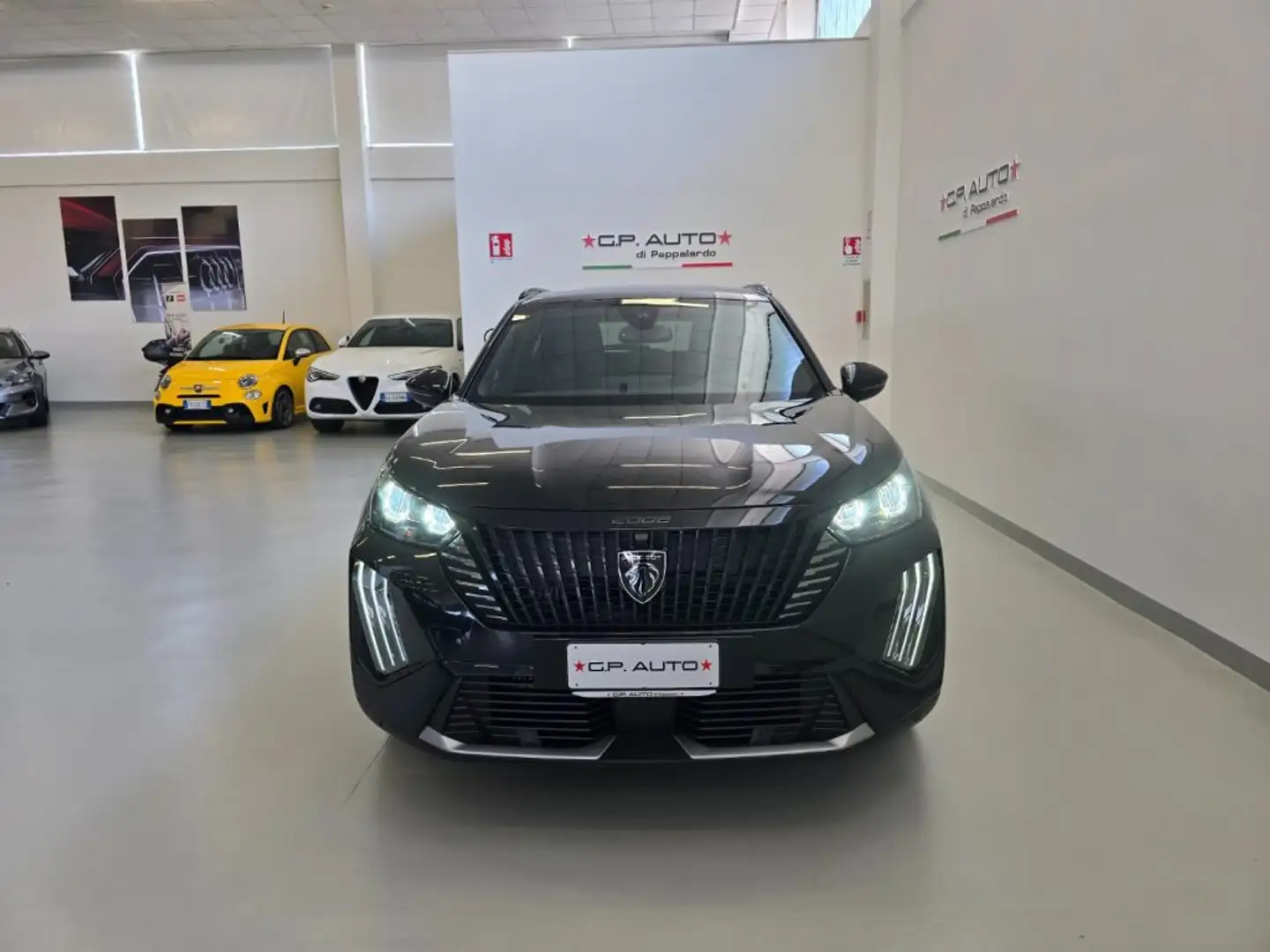 Peugeot 2008 PureTech 100 S&S Allure Nero - 2