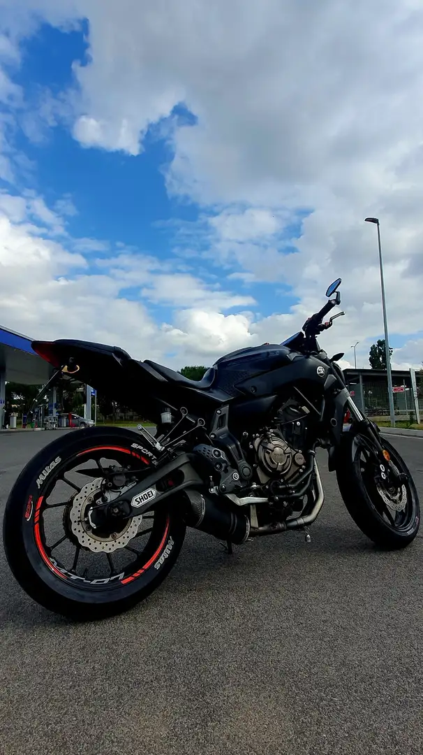 Yamaha MT-07 Negro - 1