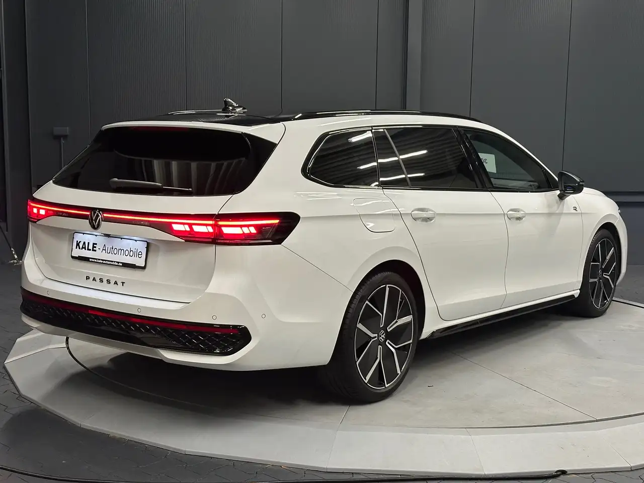 Volkswagen Passat Variant 142 kW 4Motion R-Line/Signature *Dach/Schwarz*AHK* 5