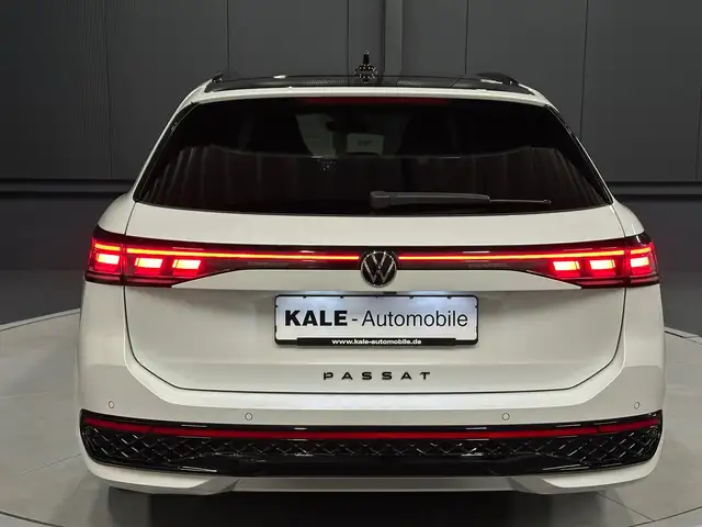 Volkswagen Passat view 4