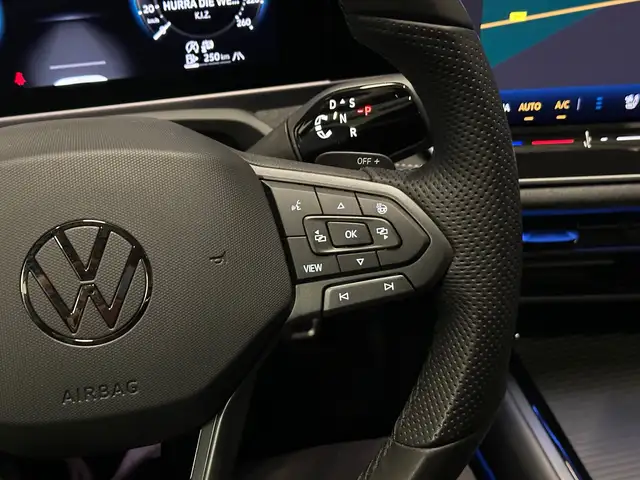 Volkswagen Passat view 20