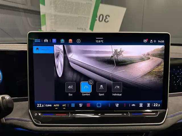 Volkswagen Passat view 27