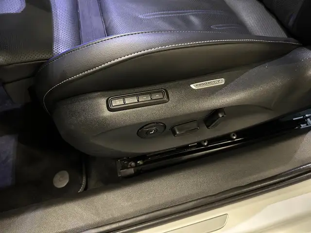 Volkswagen Passat view 16