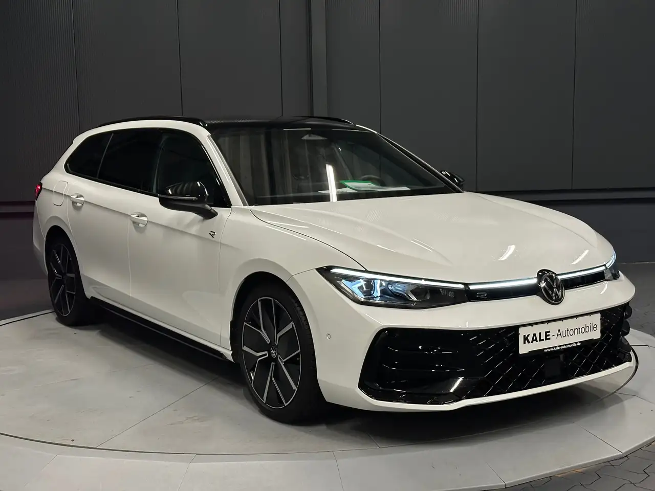 Volkswagen Passat Variant 142 kW 4Motion R-Line/Signature *Dach/Schwarz*AHK* 7