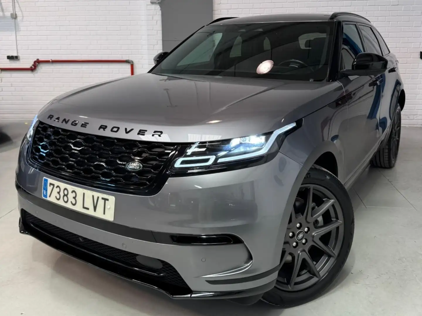 Land Rover Range Rover Velar 2.0D I4 MHEV SE 4WD Aut. 204 Grau - 1