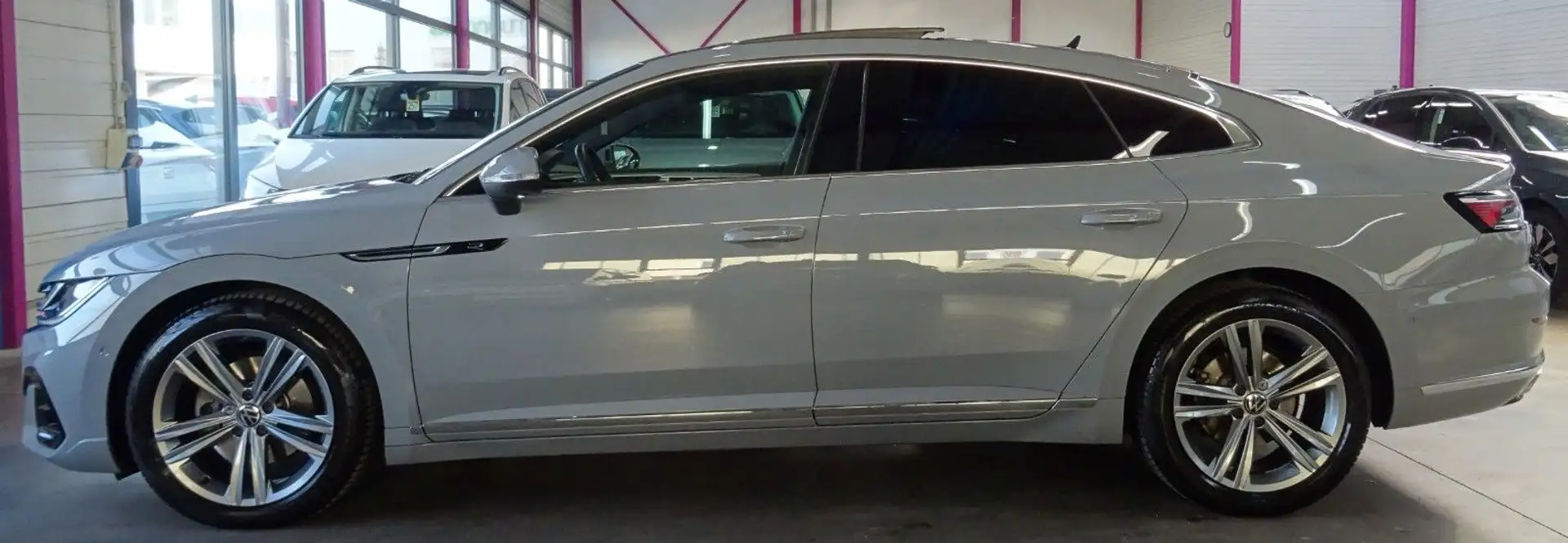 Volkswagen Arteon ARTEON 2.0 TSI*R-LINE*PANO*ACC*MATRIX*360°KEY* Grau - 2