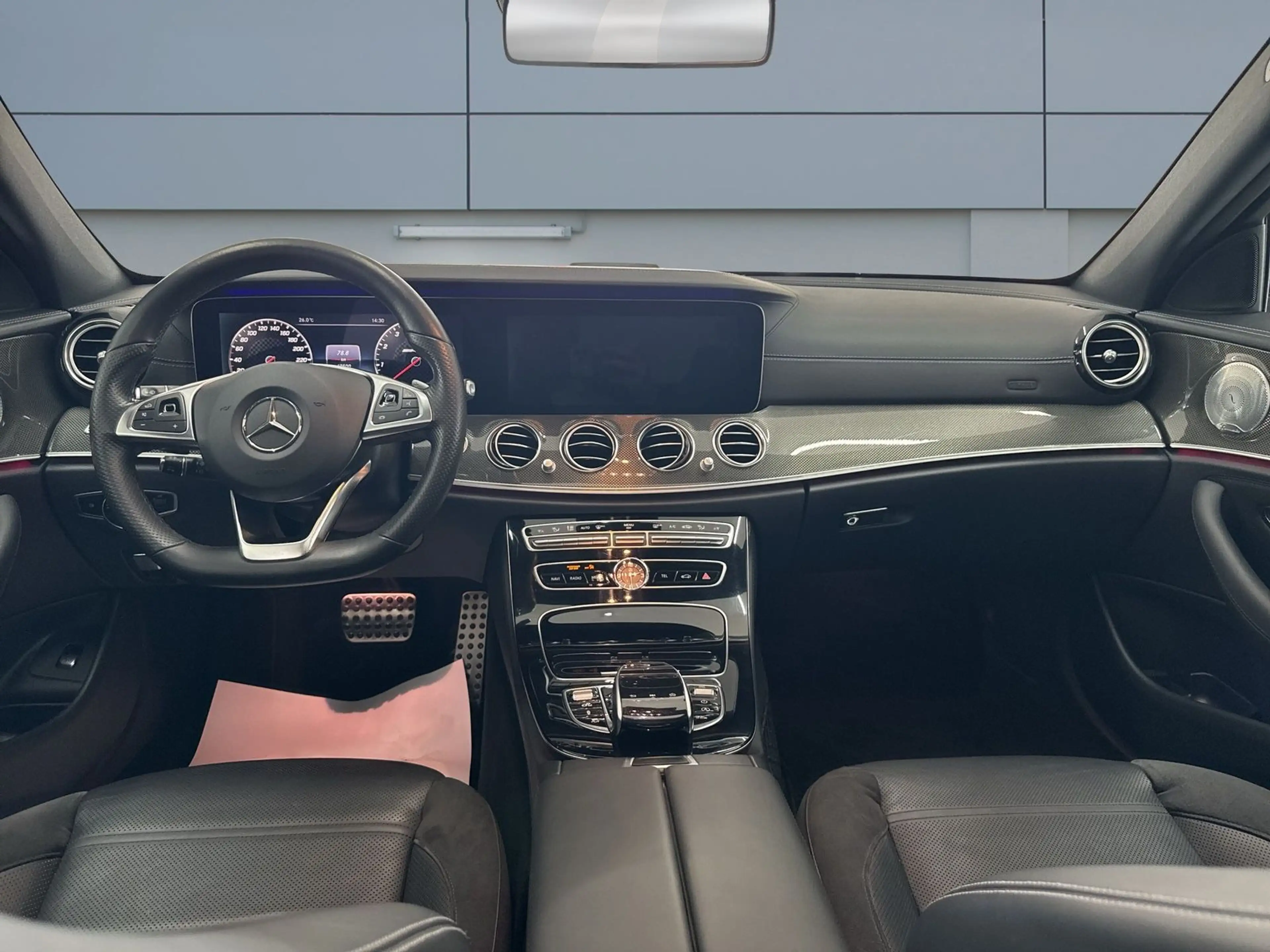 Mercedes-Benz E 43 AMG Lim. *VOLL*HEAD*PANO*SPORT*REMOTE* — photo 11