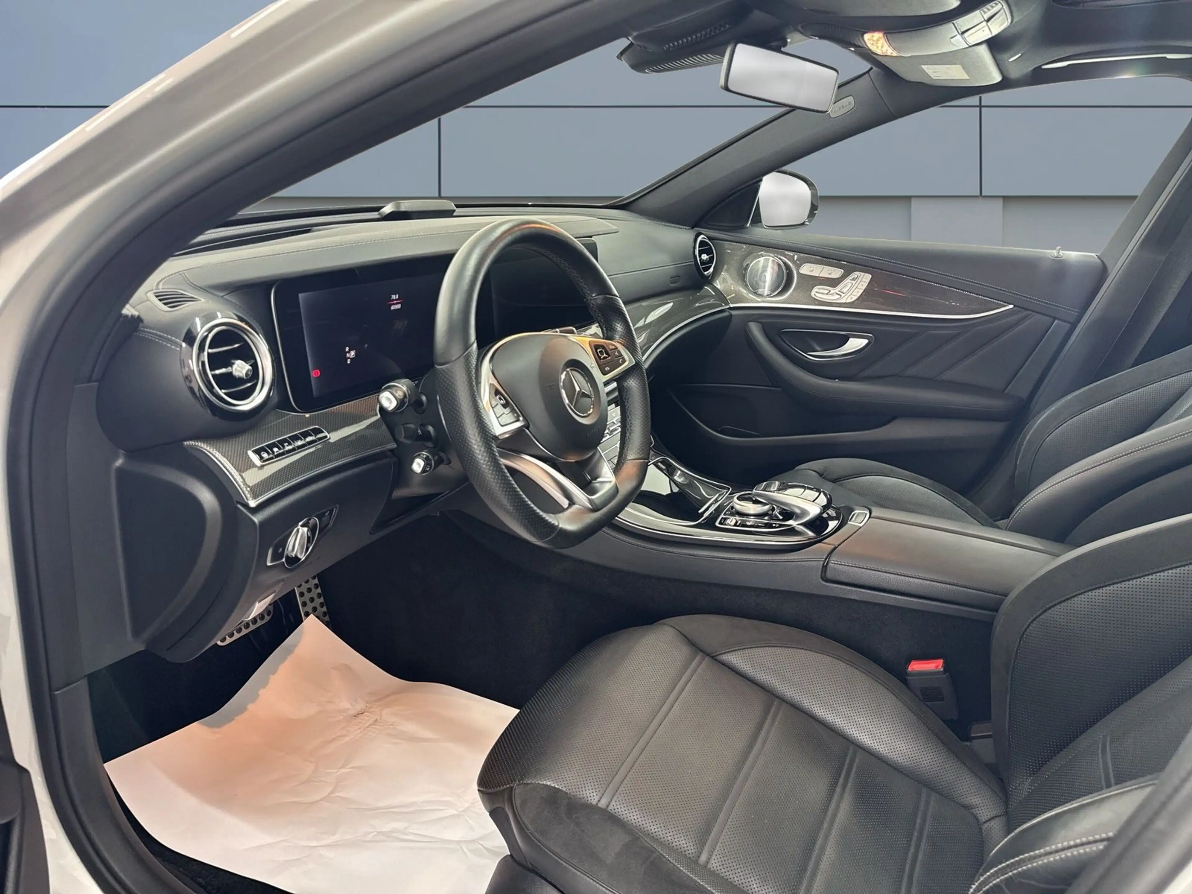 Mercedes-Benz E 43 AMG Lim. *VOLL*HEAD*PANO*SPORT*REMOTE* — photo 9