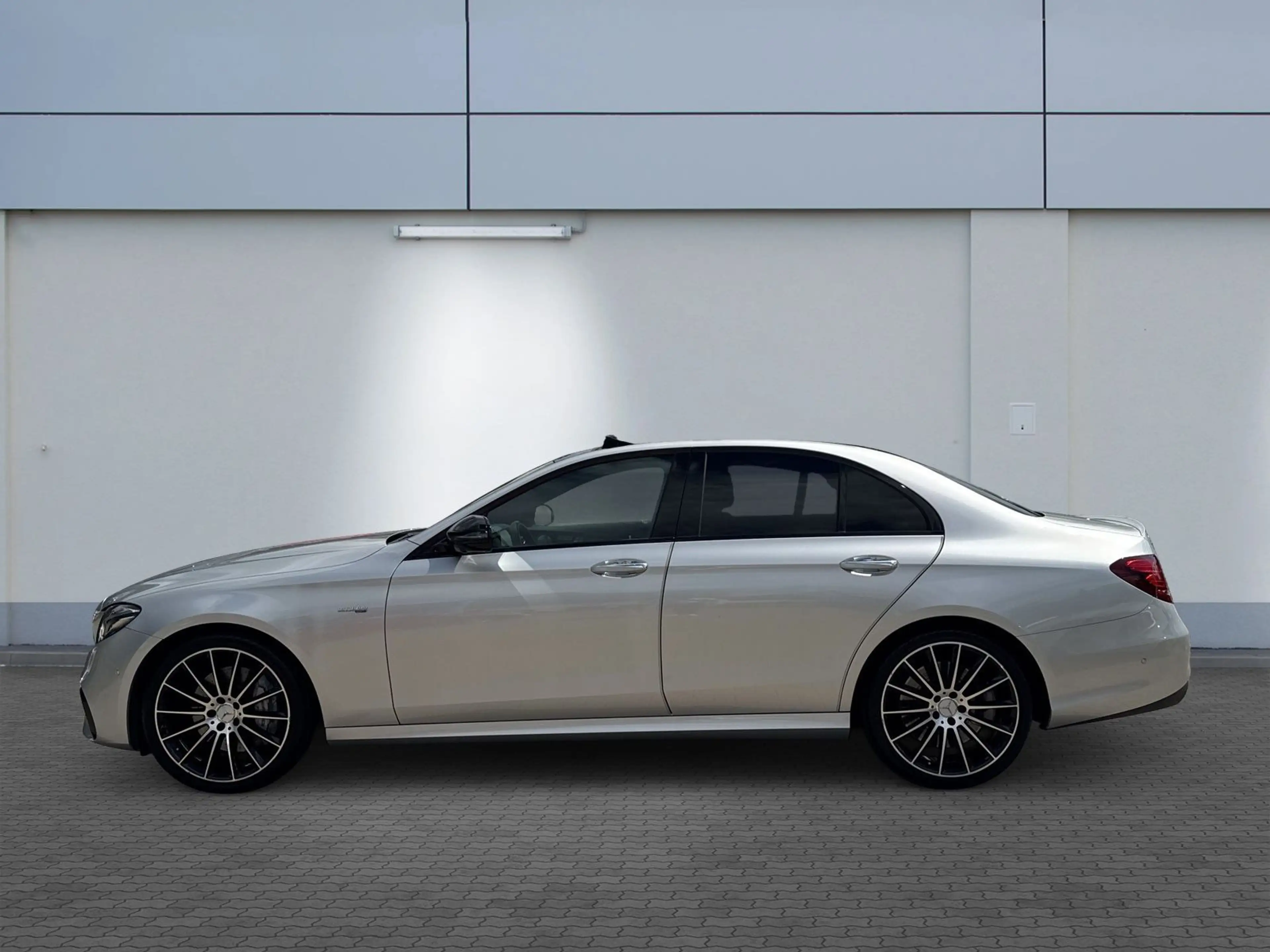 Mercedes-Benz E 43 AMG Lim. *VOLL*HEAD*PANO*SPORT*REMOTE* — photo 4