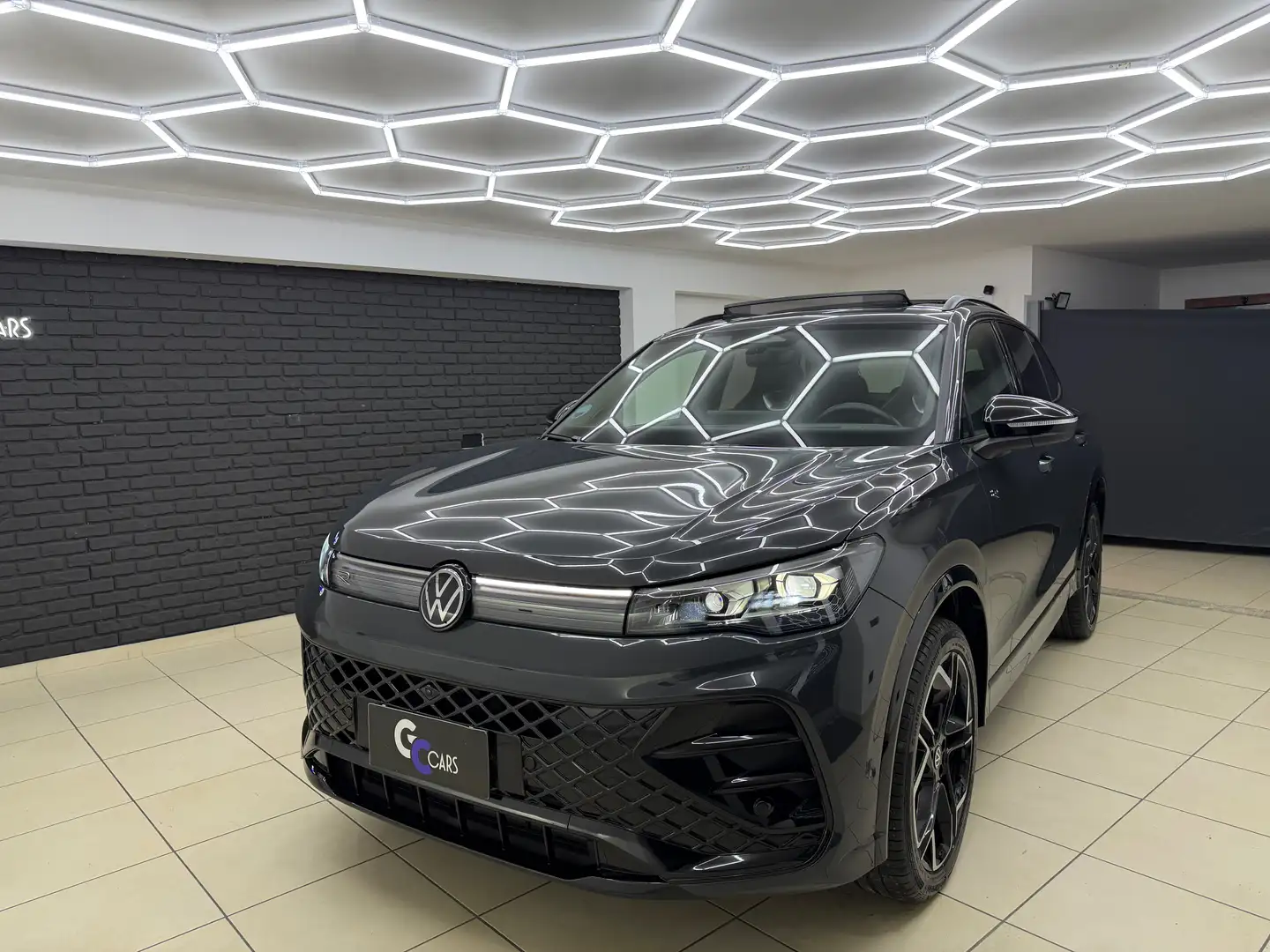 Volkswagen Tiguan 2.0 tdi R-Line Plus 4motion 193cv iper full Grigio - 2