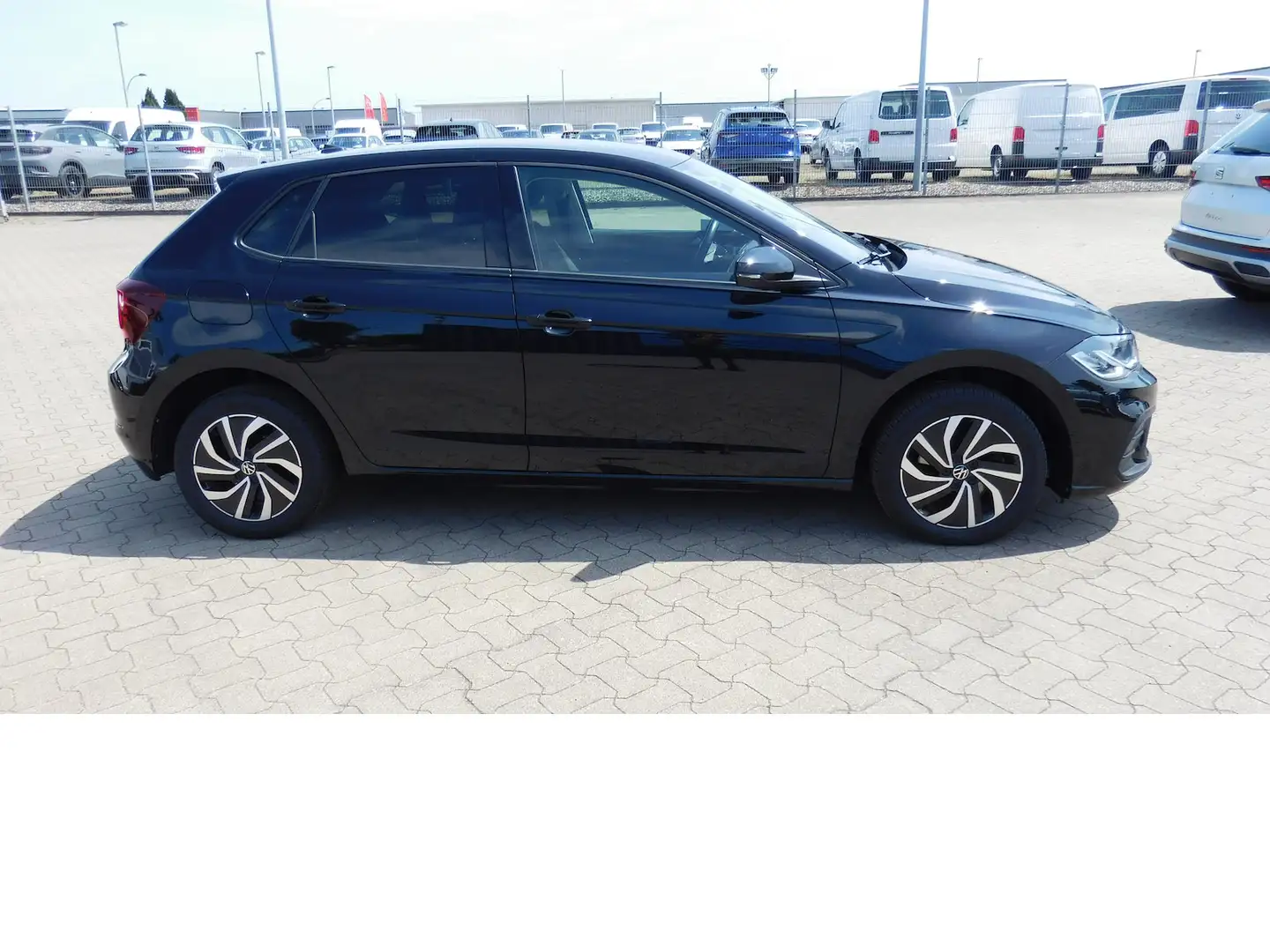 Volkswagen Polo 1.0 Life TSI BMT DSG 7-Gang Navi Klima Zwart - 2