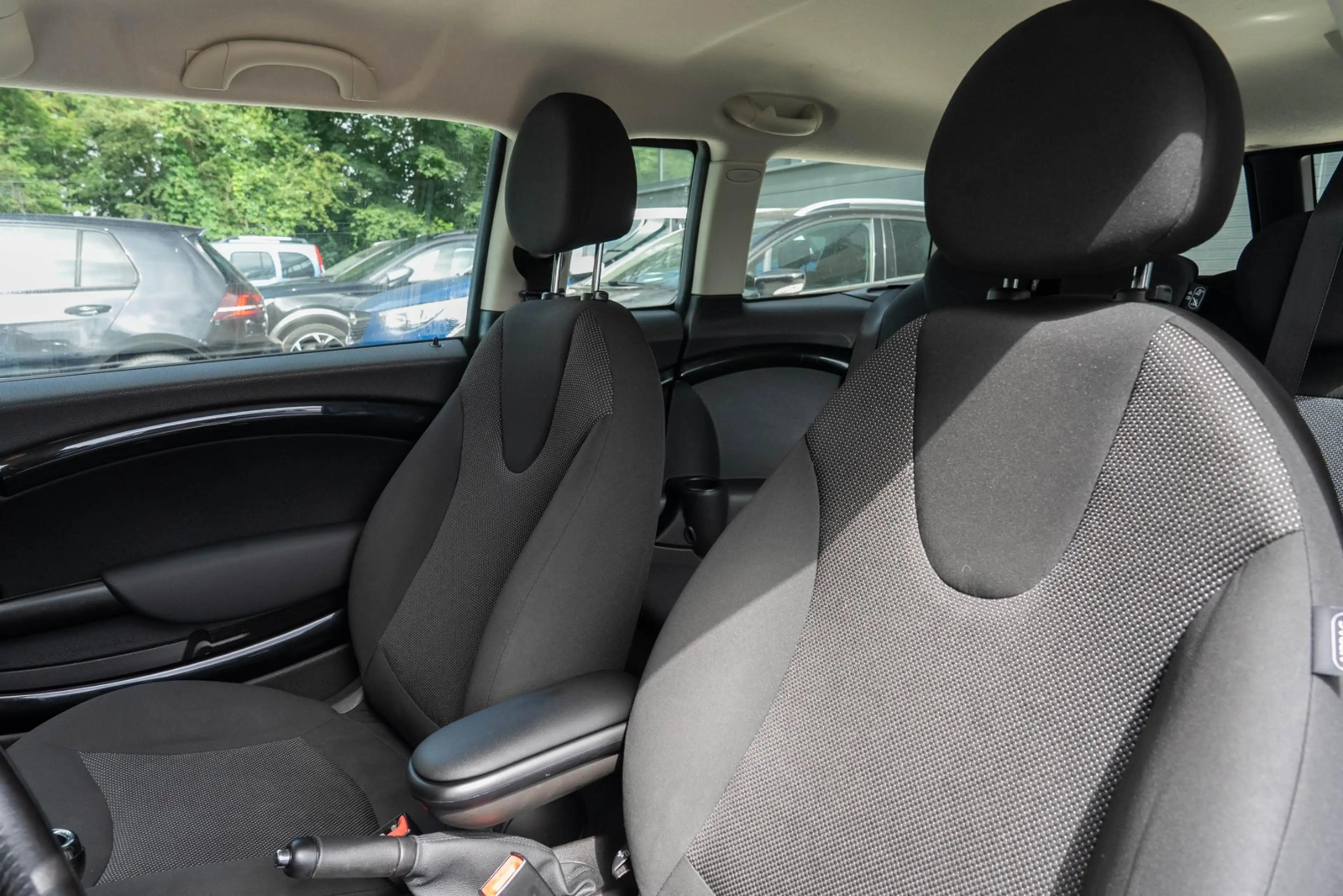 MINI Cooper Clubman 1.6 Business Line | Cruise | Airco — photo 22