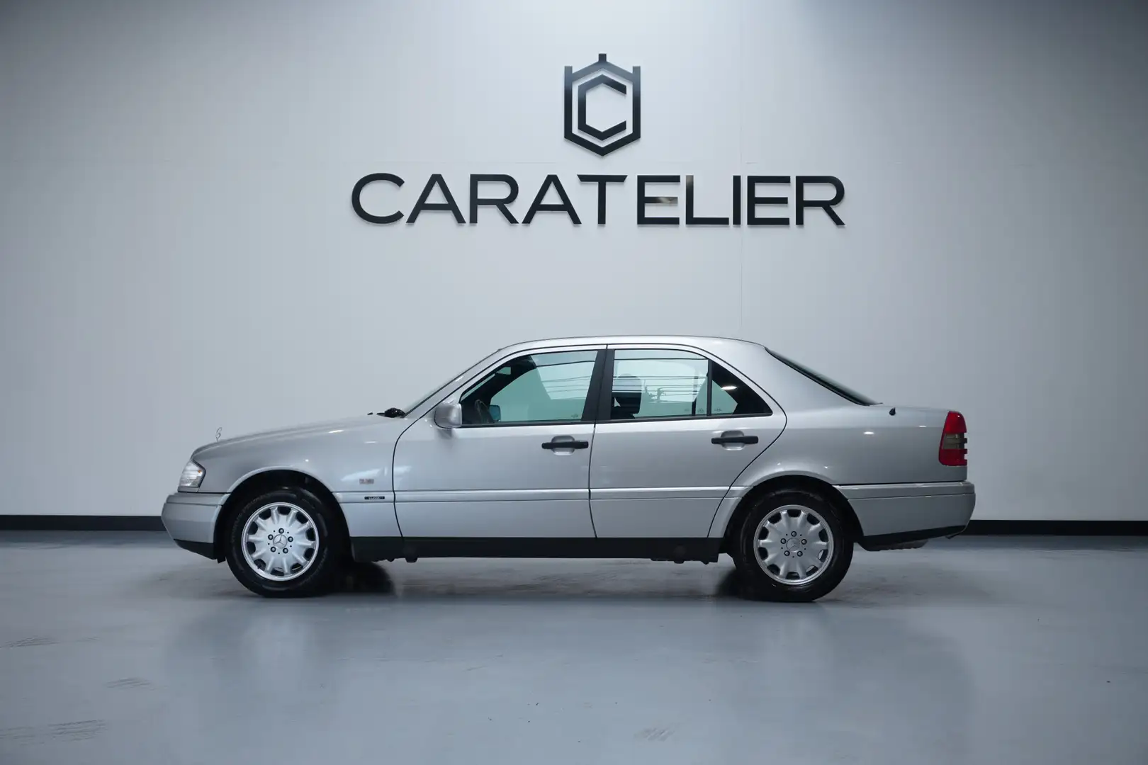 Mercedes-Benz C 180 Classic / 1e eigenaar / 71dkm / Top conditie Grijs - 2