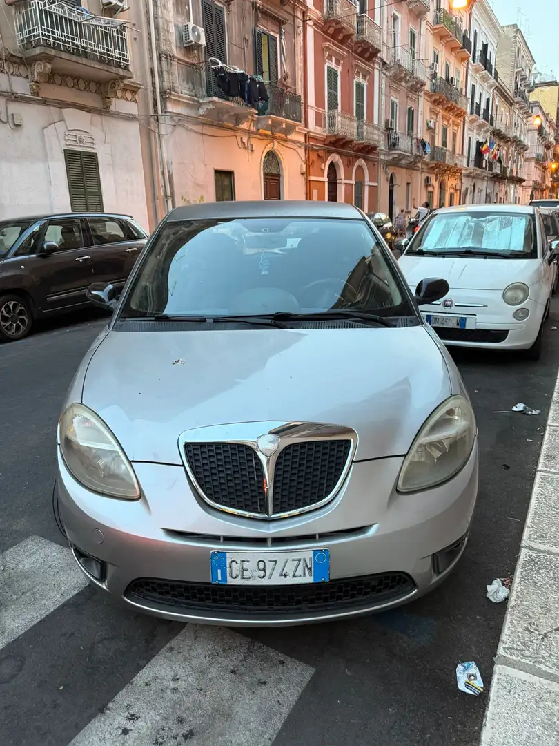 Lancia Y 1.2 16v LX c/abs,CL - 2