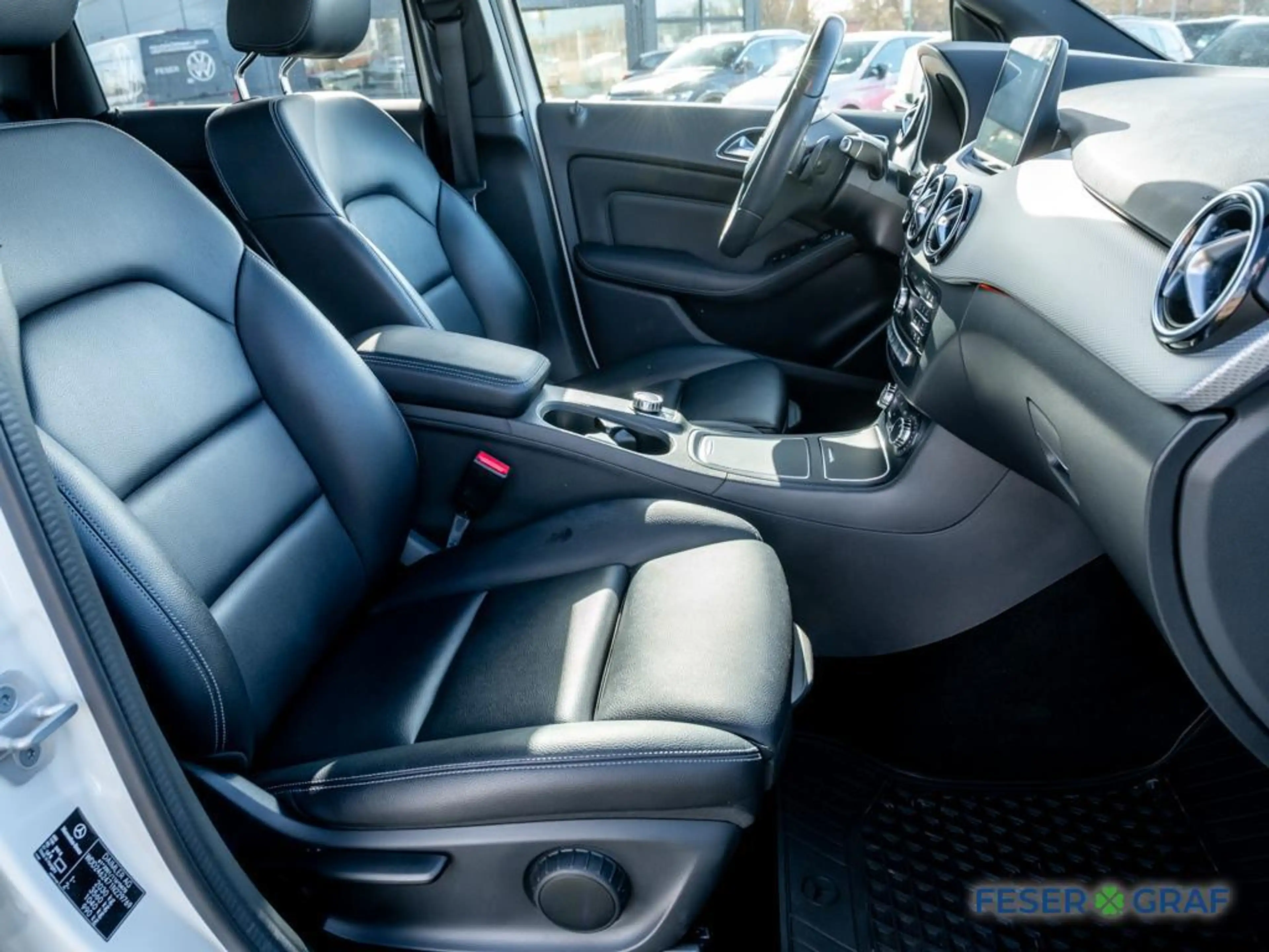 Mercedes-Benz B 220 220 Urban 4Matic Navi/Sthzg/LED/Kamera — photo 6