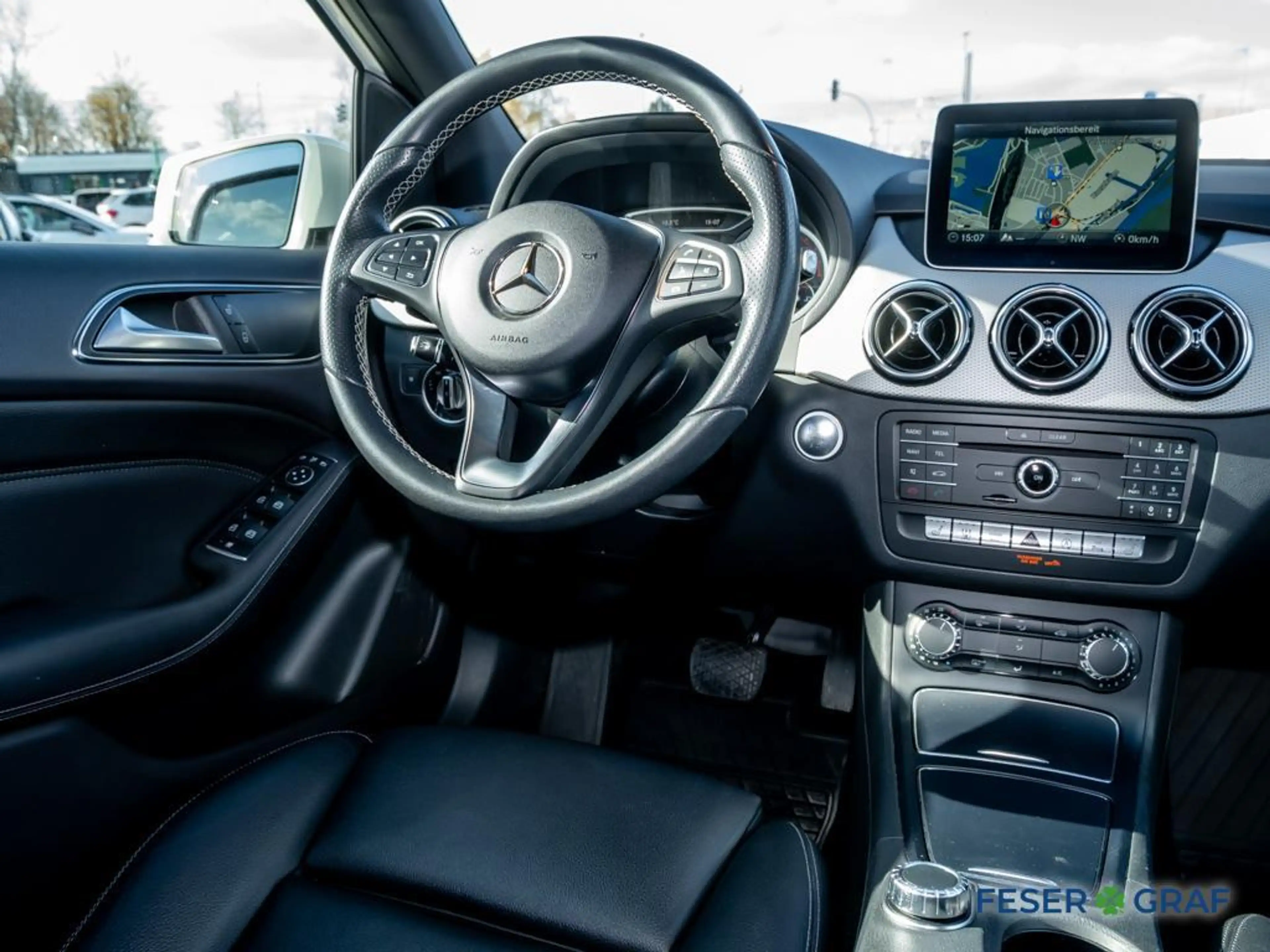 Mercedes-Benz B 220 220 Urban 4Matic Navi/Sthzg/LED/Kamera — photo 4
