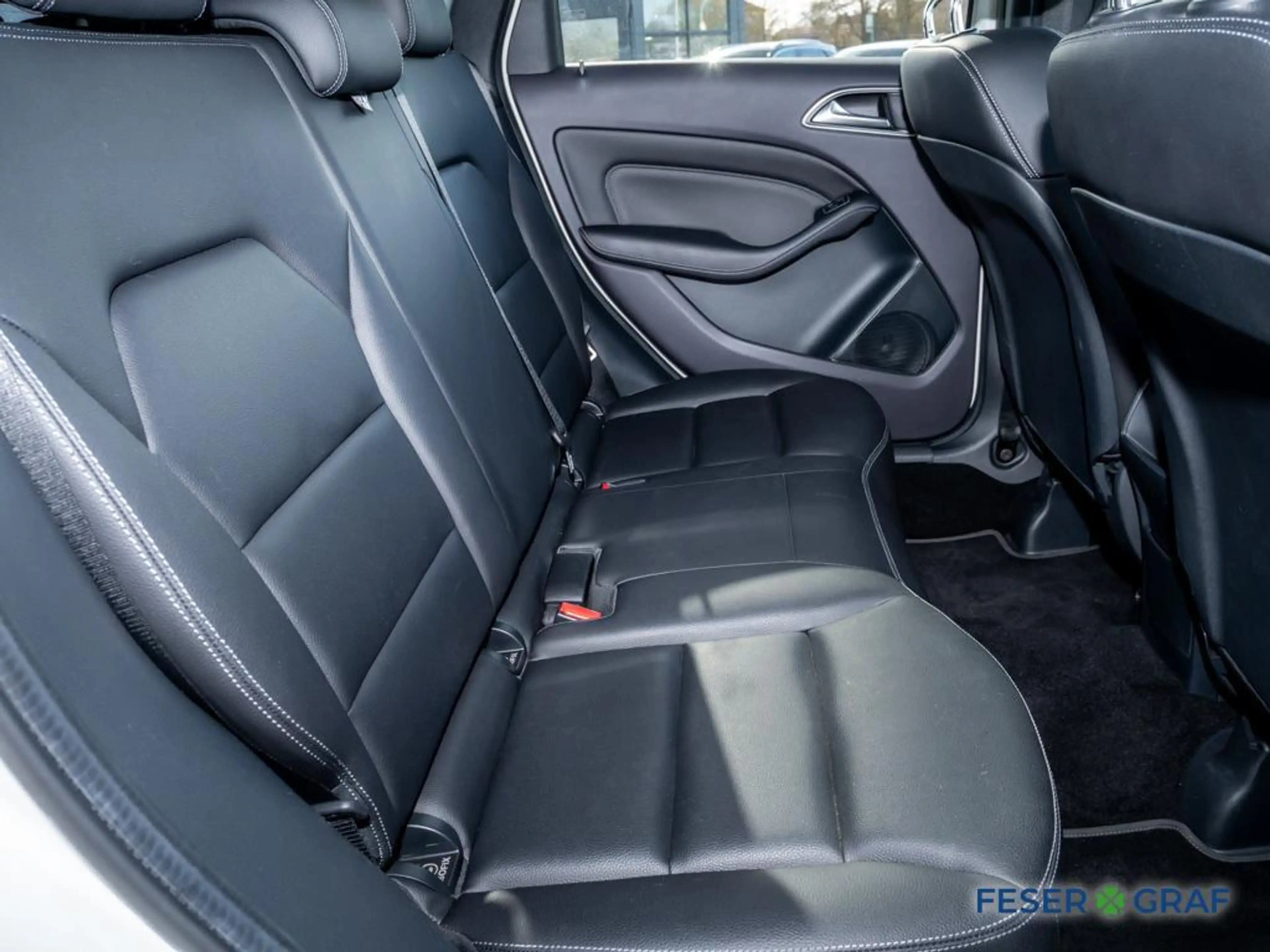 Mercedes-Benz B 220 220 Urban 4Matic Navi/Sthzg/LED/Kamera — photo 7
