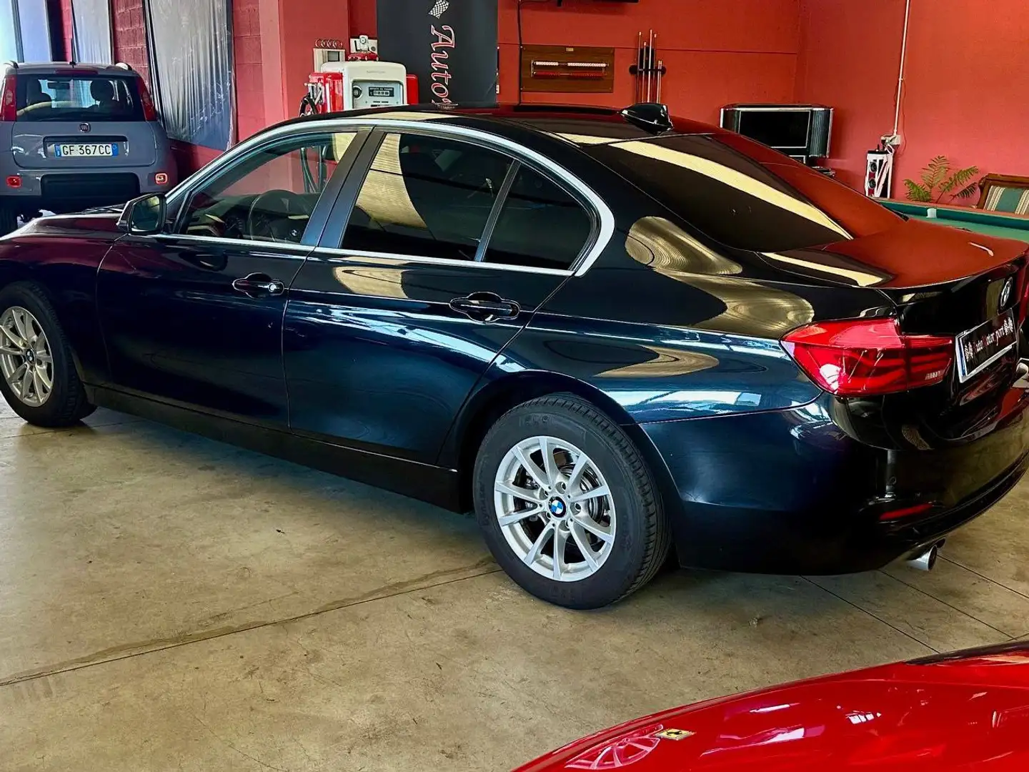 BMW 316 Serie 3 F30 2015 Berlina 316d Business Adv. auto Nero - 2