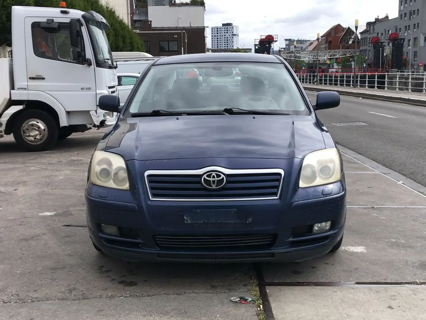 Toyota Avensis 1.8i VVT-i 16v Linea Luna Bleu - 2