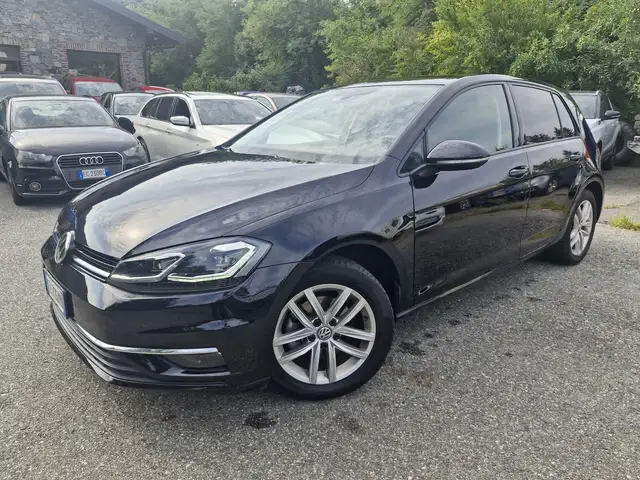 Volkswagen Golf view 2