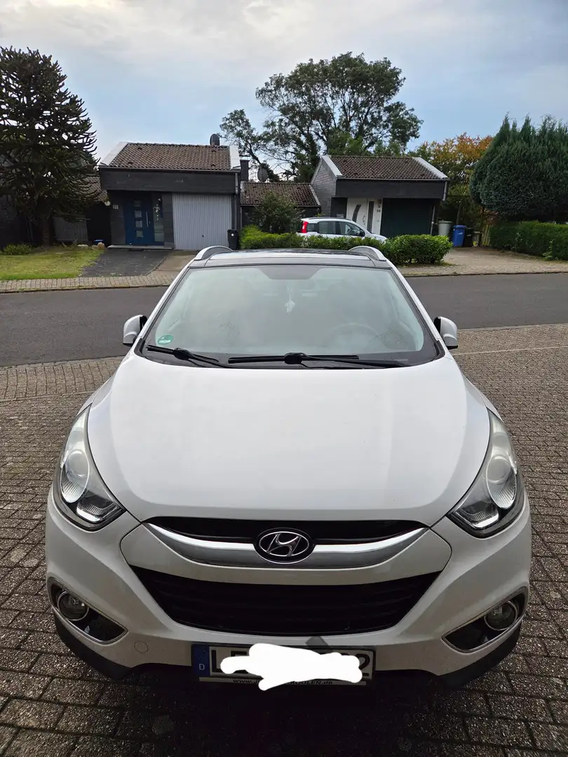 Hyundai iX35 ix35 2.0 4WD Premium Weiß - 1
