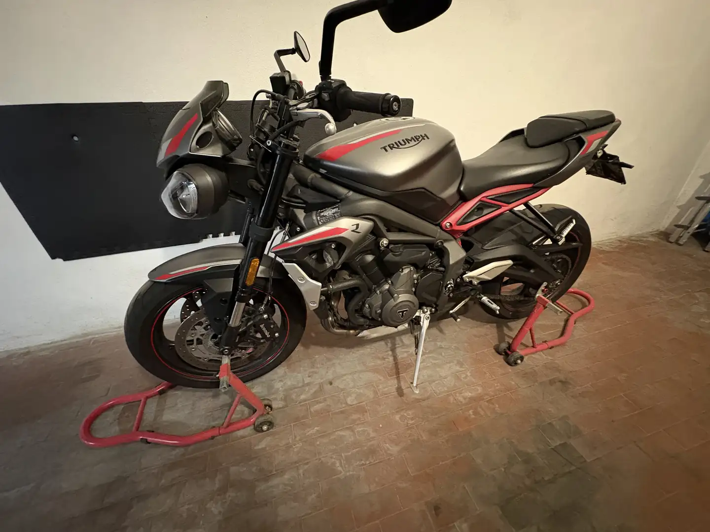 Triumph Street Triple 765 R - 2