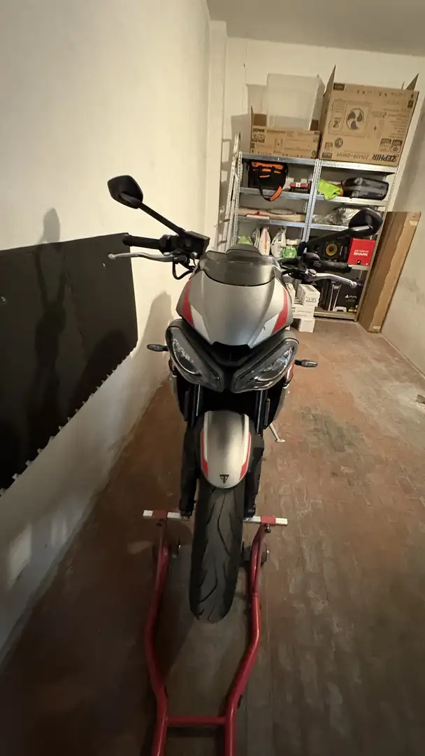 Triumph Street Triple 765 R - 1