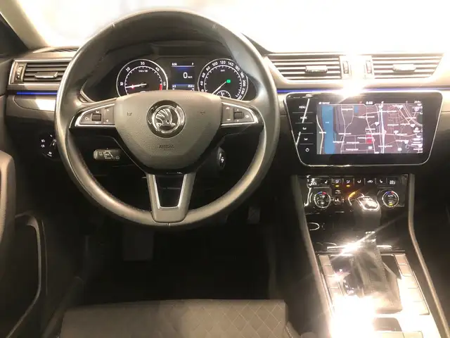 Skoda Superb view 8