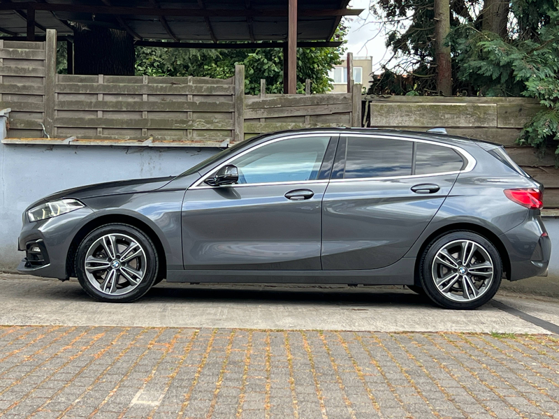BMW 118 i Sport Line 6vit 140cv (cuir clim led navig ect) — photo 2