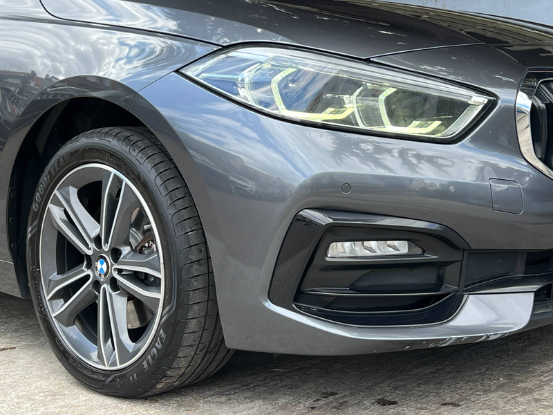 BMW 118 i Sport Line 6vit 140cv (cuir clim led navig ect) — photo 10