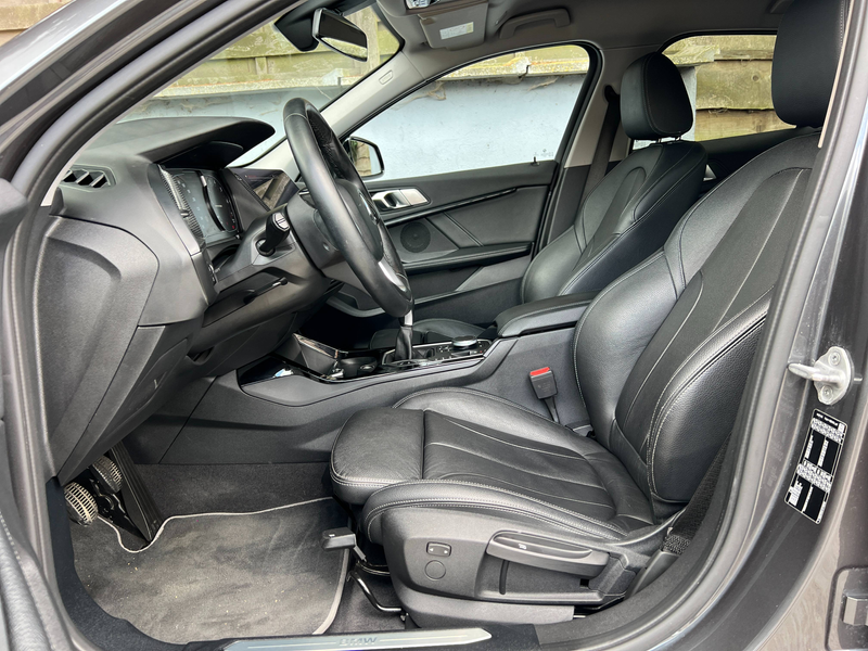 BMW 118 i Sport Line 6vit 140cv (cuir clim led navig ect) — photo 13