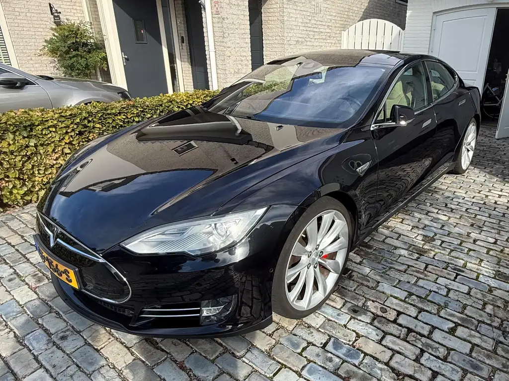 Tesla Model S 2015 из Европы — купить под ключ