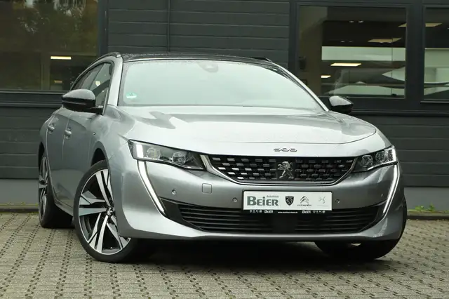 Peugeot 508 SW view 2