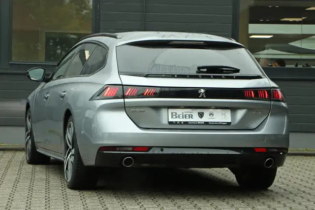 Peugeot 508 SW view 4