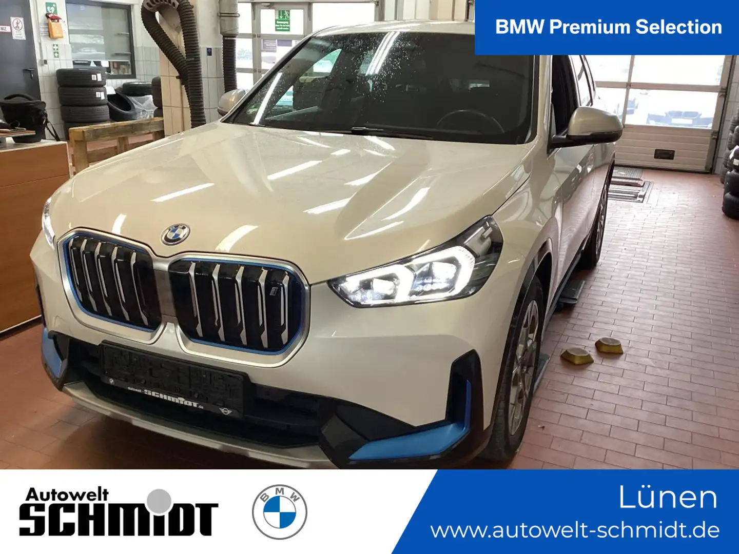 BMW iX1 xDrive30 xLine + GARANTIE-bis-03.2028 Weiß - 1